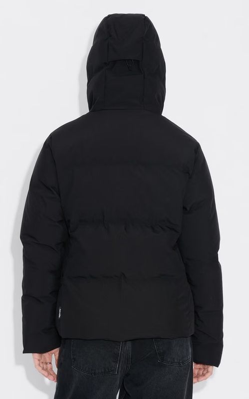 Holzweiler Besseggen Light Short Down Black