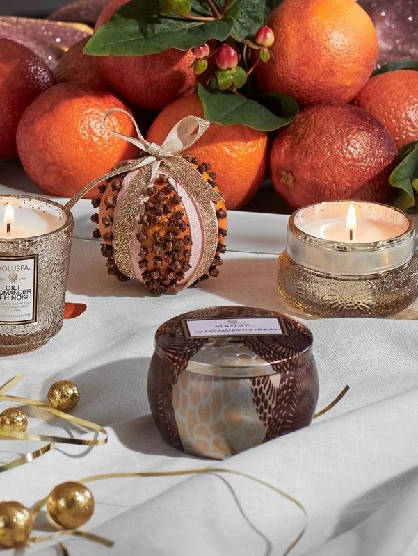 Voluspa Mini Tin Candle Gilt Pomander & Hinoki